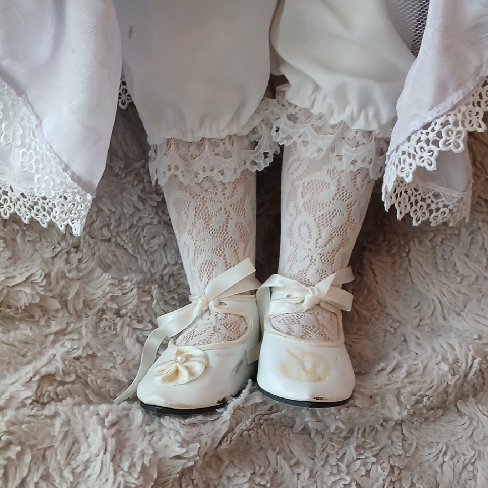 Elegant Victorian Doll with White Lace Dress - Picture 2 of 3
